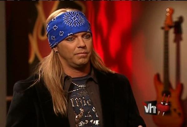 Have you seen him come around? My crush with eyeliner Have you seen him come around? My crush with eyeliner