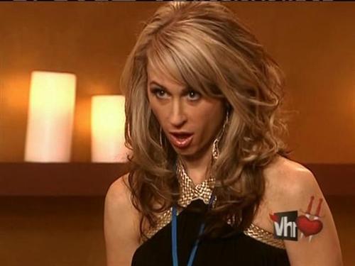 'Hi. My name is Ambre and I am an over-actress.' (group) HI AMBRE! 'Hi. My name is Ambre and I am an over-actress.' (group) HI AMBRE!